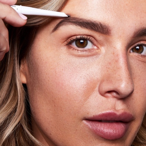 GXVE Most Def Brow Pencil 4 MED BROWN - Picture 2 of 14